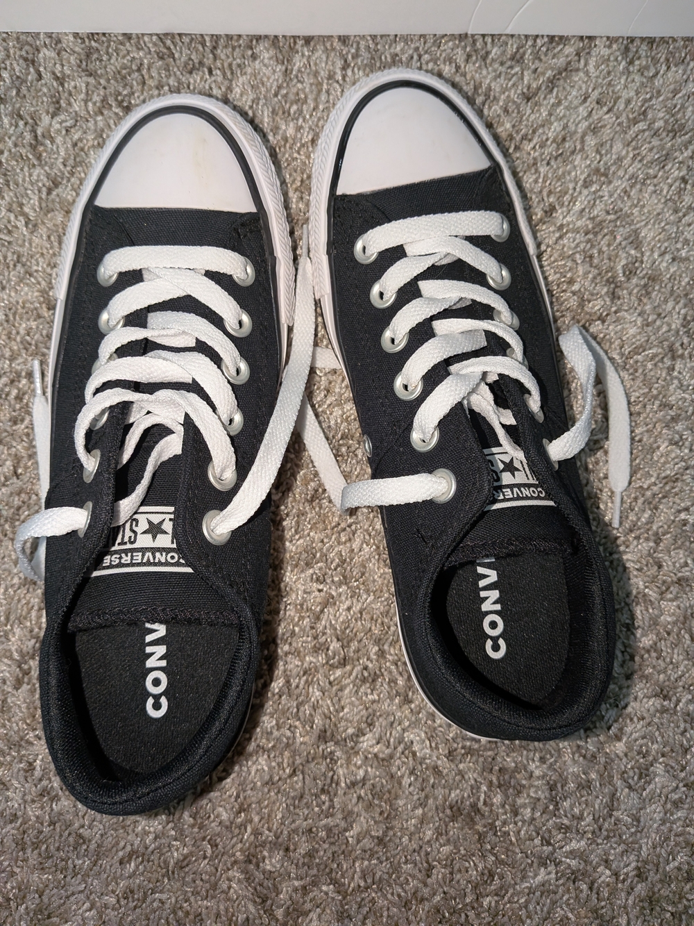 Converse Chuck Taylor Low Top Sneakers - Black/White
